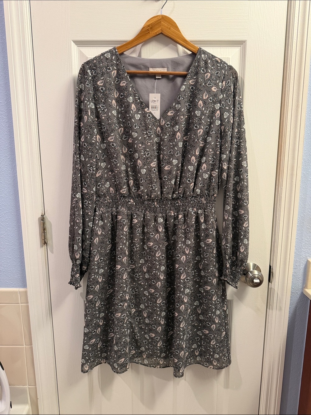 LOFT Gray Floral V-Neck Long Sleeve Dress with Elastic Waist